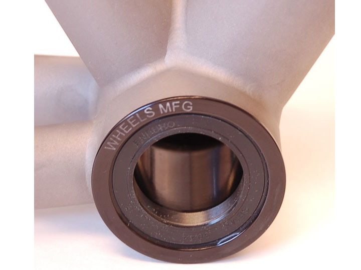 Wheels MFG Pressfit 30 Bottom Bracket - Black 4 Wheels MFG Pressfit 30 Bottom Bracket - Black - Image 4